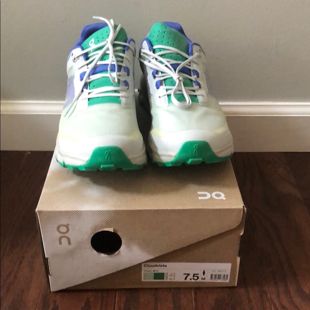 On cloud, cloudvista Green and Blue Sneakers size 7.5 men’s NWT